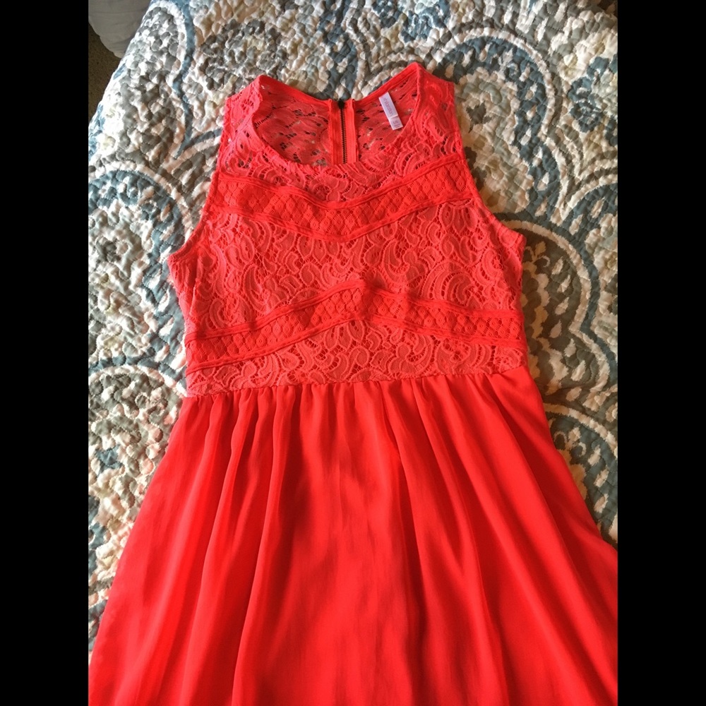 Beautiful chiffon, lace, and embroidered dress!